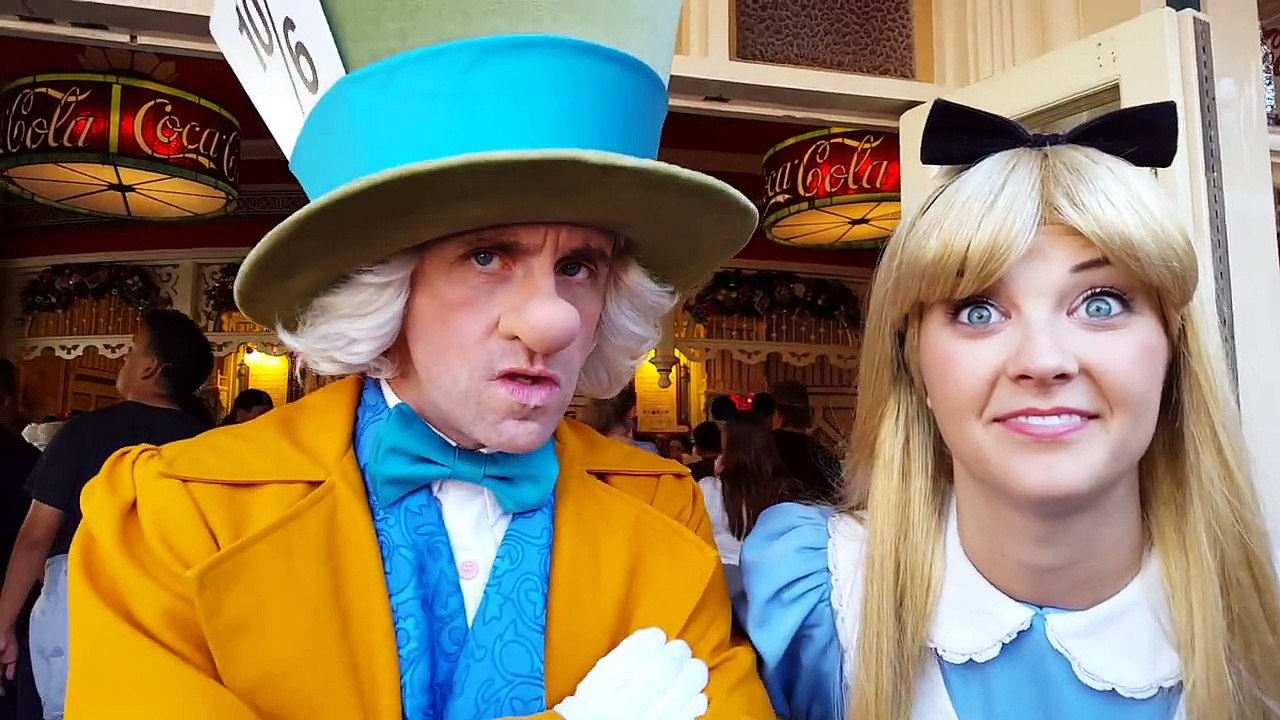Alice wants a playdate for Marie & Dinah  Disneyland!