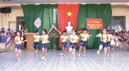 Múa bay lên nhé nụ cười !Shows your best, get your dreams!