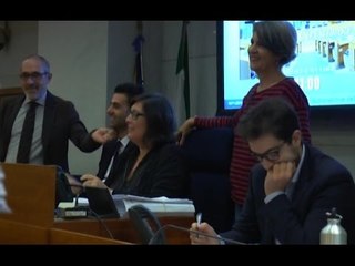 Download Video: Campania - Caso De Luca, M5S occupa il Consiglio Regionale (16.11.15)