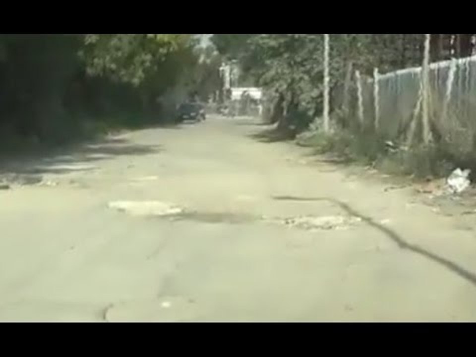 Aversa (CE) - Via Cirigliano, le buche creano danni anche al commercio (14.11.15)