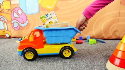 Çocuk filmi Yeni oyuncaklarımız var Onları birlikte açalım