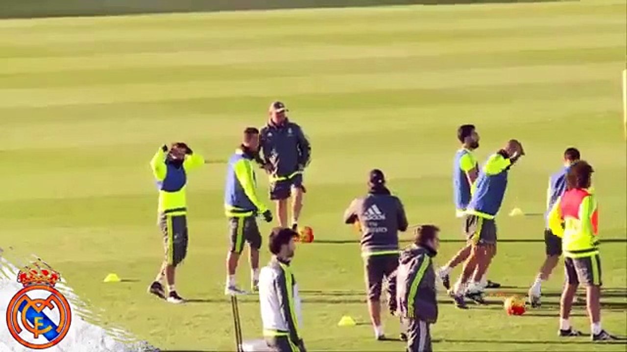 Cristiano Ronaldo se burla de James Rodriguez tras su incidente con la policia • 2016