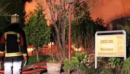 Westernpark in Jonkersvaart gaat op in vlammenzee - RTV Noord