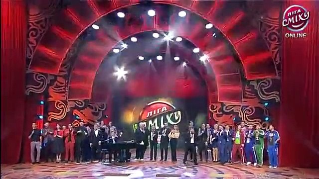 Песня 'Лига Смеха' в исполнении Pianoбой, команд и жюри - Лига Смеха, финал 02.01.2016