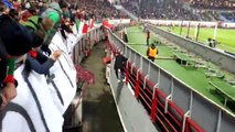 Lokomotiv Moskova Beşiktaş Maçında Güvenlik Panellerini Aşan Taraftar