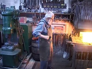 Maestru fierar - face un trandafir din fier