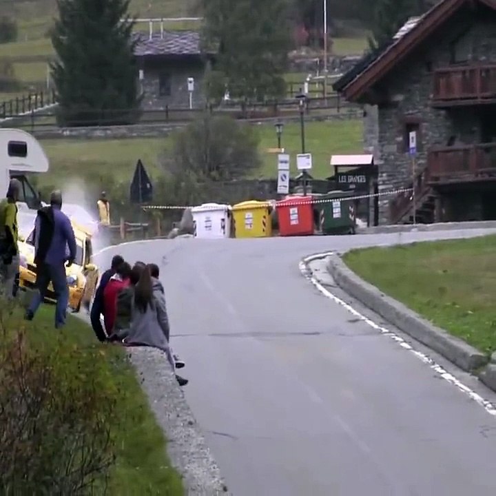 Horrible car accident - Sports car crashes into side crowd brutal