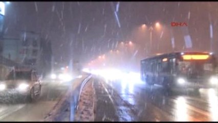 Kar, İstanbul'u Kolay Bırakmıyor...