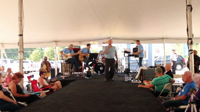 Danny McCorkle sings 'All Shook Up' Elvis Week 2014