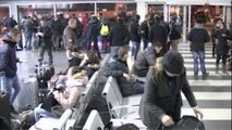 Emigrantët, në Durrës hasen probleme me pasaportat e fëmijëve - Top Channel Albania - News - Lajme