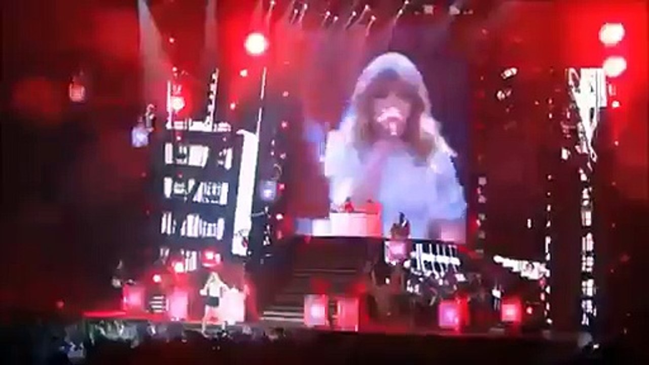 Taylor Swift RED Tour Concert Movie 1080p._16