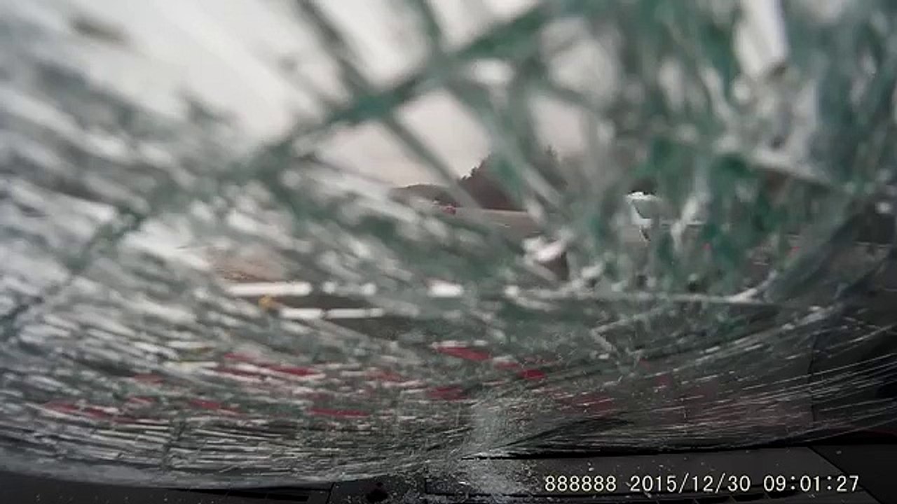 Ice Sheet Destroys Windshield Saab 9-5