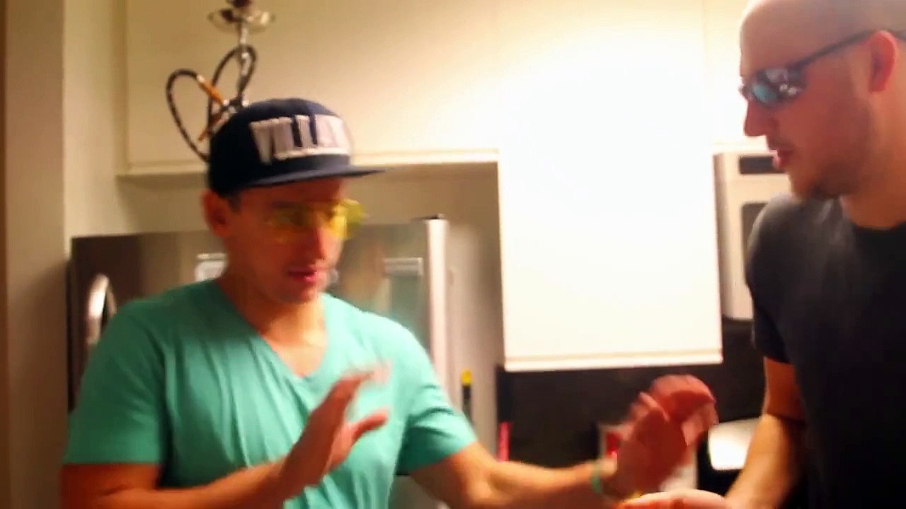 what happens when you drop 2 pounds of dry ice in hot water