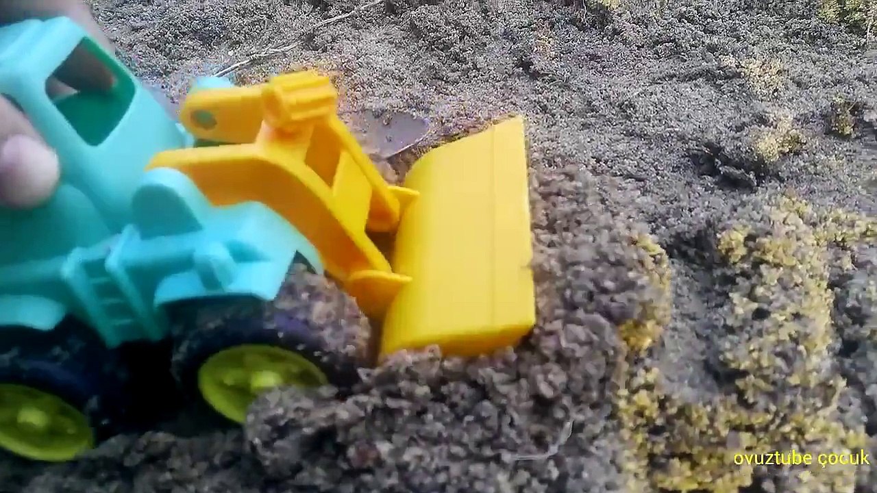 oyuncak dozer,oyuncak dozerler,oyuncak kepçeler,oyuncak kepçe,oyuncaklar,oyuncak arabala