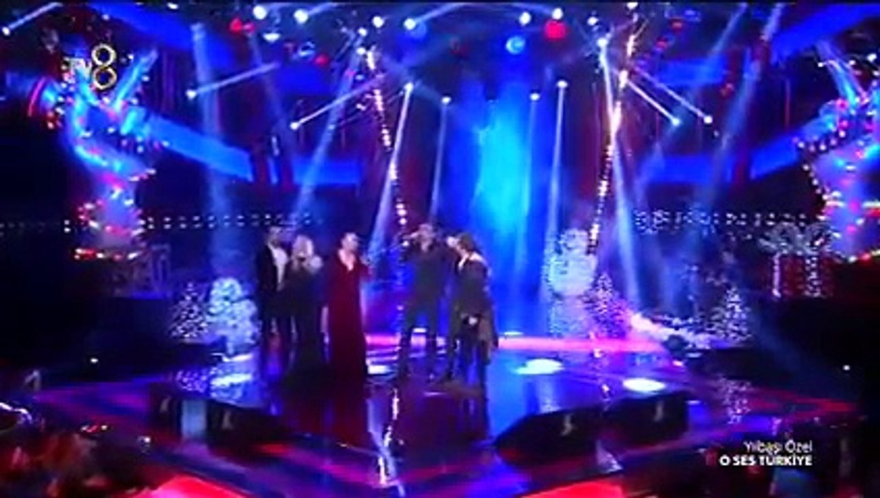 O Ses Türkiye jurisi ve Gürkan Uygun ( düet)