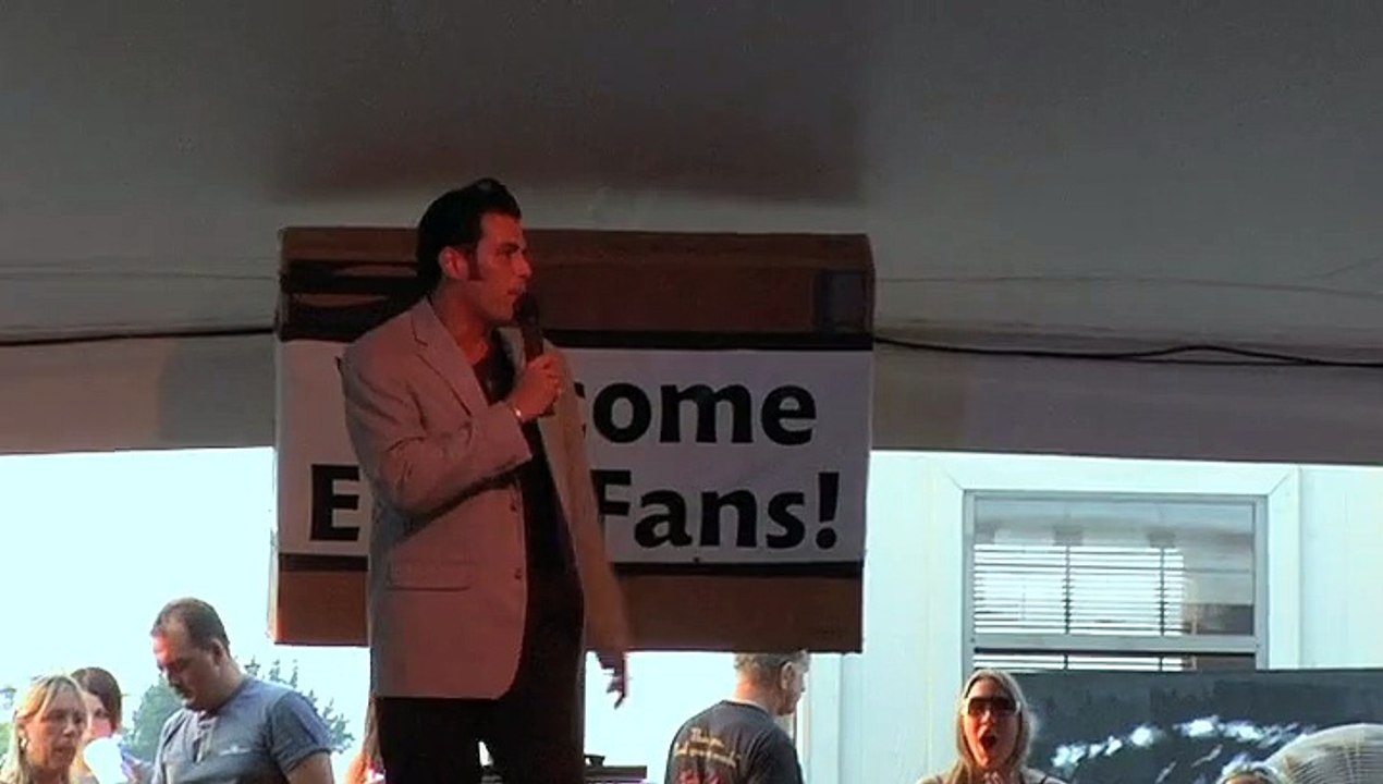 Franz Goovaerts sings 'Return To Sender' Elvis Week 2007