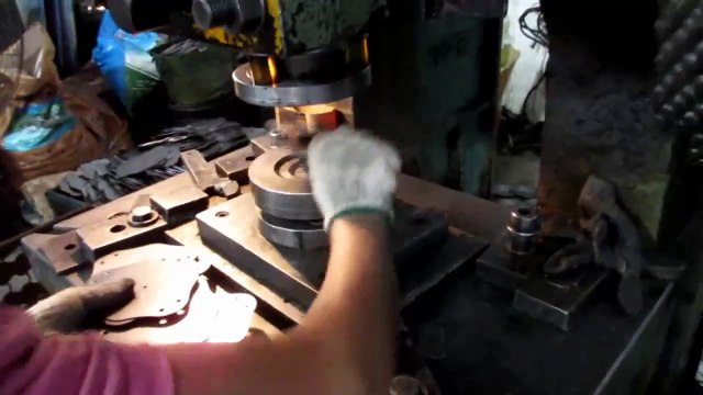 Herrajes para Closet & Herrajes para Armarios - China: Tubo Roperos / Production 5