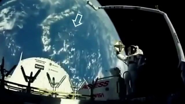 Angels in the sky, the angels fly in space, the real shooting!