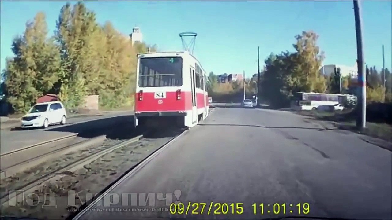 Stupid People Driving Car - Car Crash Compilation 2015 - Funny road accidents - Fails Vide