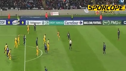 Ibra'dan sırtı dönük kafa golü!