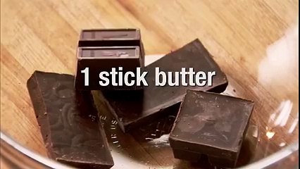 MOLTAN LAVA CAKE WITH VANILLA ICE CREAM