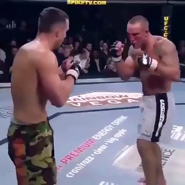 Un combattant UFC feint une faiblesse