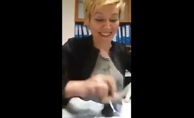 Sosyal medya işini eğlenerek yapan kadını konuşuyor