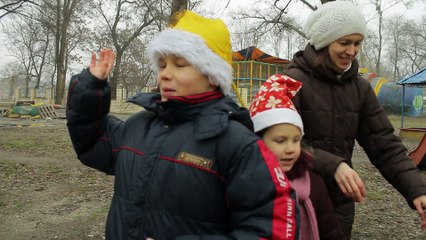 Платон поет папе песенку