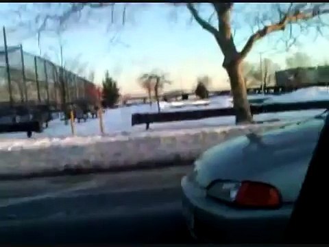 Fazem picanço em estrada coberta de neve e termina da pior maneira!