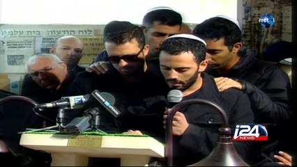 La chasse à l'homme se poursuit à Tel Aviv alors que les victimes sont inhumées