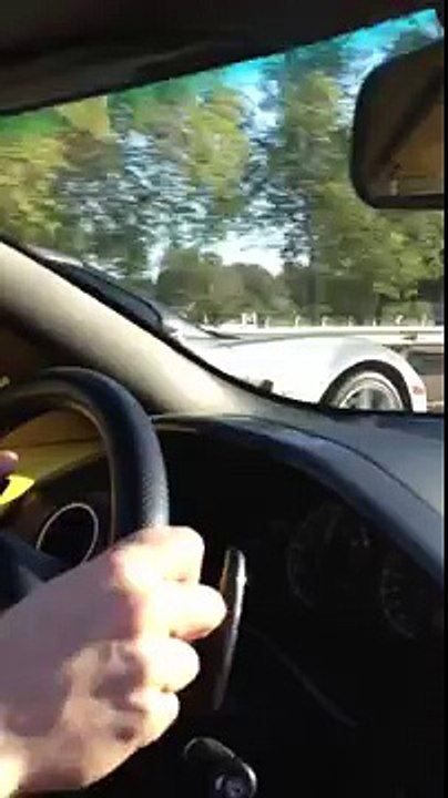 Corvette Z06 dá a verdadeira "coça" em Lamborghini!