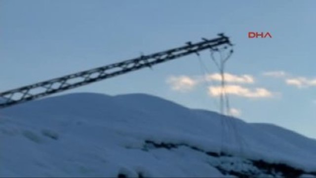 Şemdinli - Derecik, Elektriksiz Kaldı