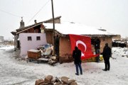 Şehit Polis Musa Yüce'nin Kayseri'deki Baba Evine Ateş Düştü