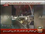 Exclusive Footage Of Guards Straight Firing In Karachi’s Saddar Mobile Market
