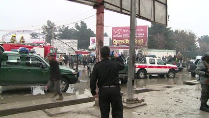 Atentado suicida perto do aeroporto de Cabul