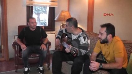 Futbol Adamları Çocuklar İçin Sahnede