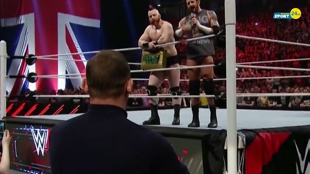 Wayne Rooney Appears On WWE RAW & Slaps Wade Barrett !! CRAZY SCENES!!