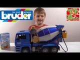 ✔ BRUDER Бетономешалка! Игорек готовит Несквик с помощью машинки / Concrete Mixer Bruder For Kids ✔