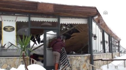 Kar Yağışı Nedeniyle Çatı Çöktü