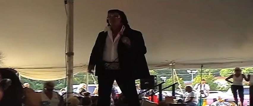Steve Murphy sings 'I'll Remember You' Elvis Week 2006