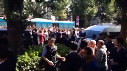 Türk Seçmenlerin Japonya'da Oy Kullanırken Kavga Etmesi