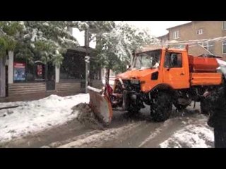 Mbërrin dëbora. Reshjet e shumta rrezikojnë bllokimin e rrugëve