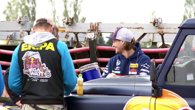E-x-t-r-e-m-e Enduro Racing: Red Bull 111 Megawatt DAY 1 Recap