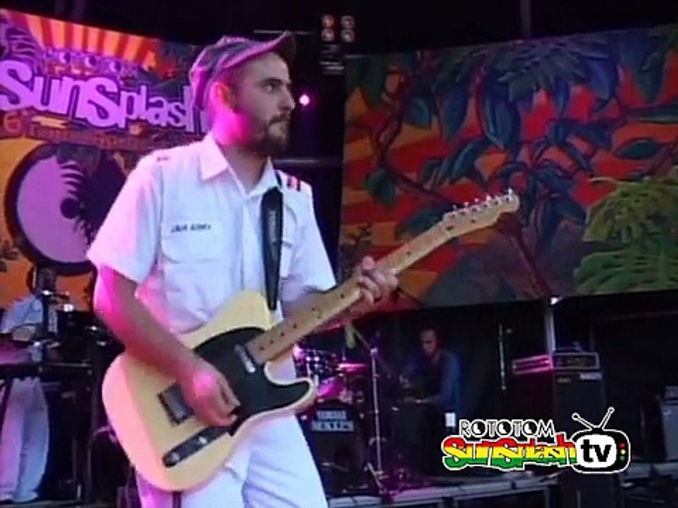 TRAIN TO ROOTS live @ Main Stage 2009