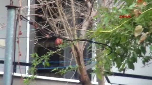 İzmir Genç Kadın Boğazı Kesilmiş Bulundu