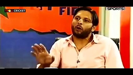 Shahid Afridi - tells a funny story about Inzamam (playing Football)