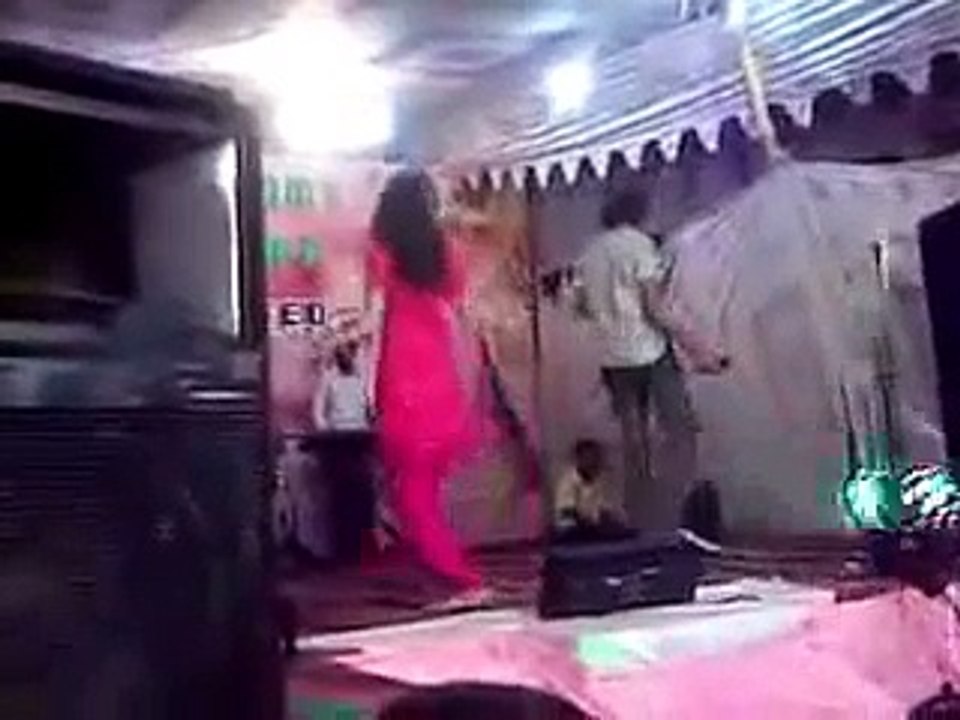 Karachi Sexy Desi Mujra Dance in Function