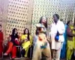 Munni Badnam Huwi by Lahore Girls Wedding Dance