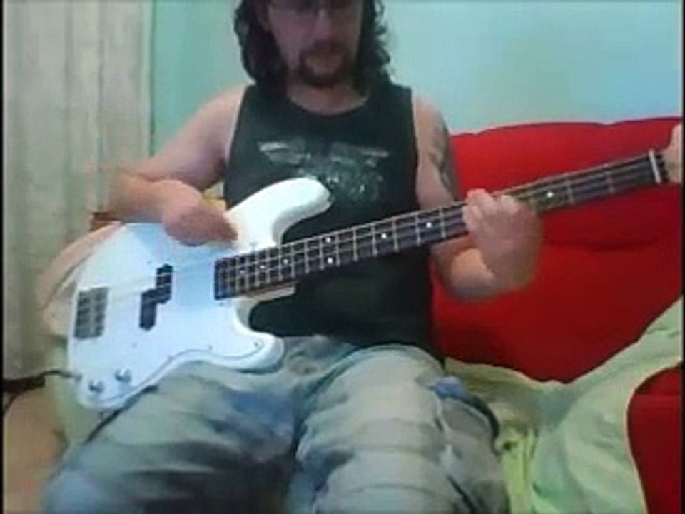Black Sabbath-Sweet Leaf Bass Guitar Cover