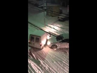 PA KOMENT/ Aksident në Prishtinë nga bora - Top Channel Albania - News - Lajme